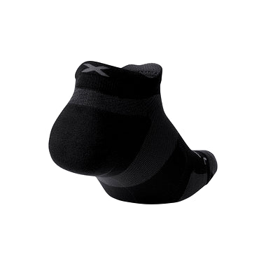 2XU Vectr LightCushion No Show Sock