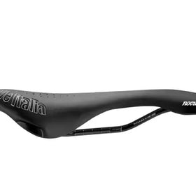 SELLE ITALIA NOVUS ENDURANCE SIZE:L WEIGHT: 310gm (± 8%) DIMENSIONS: 149x282 mm