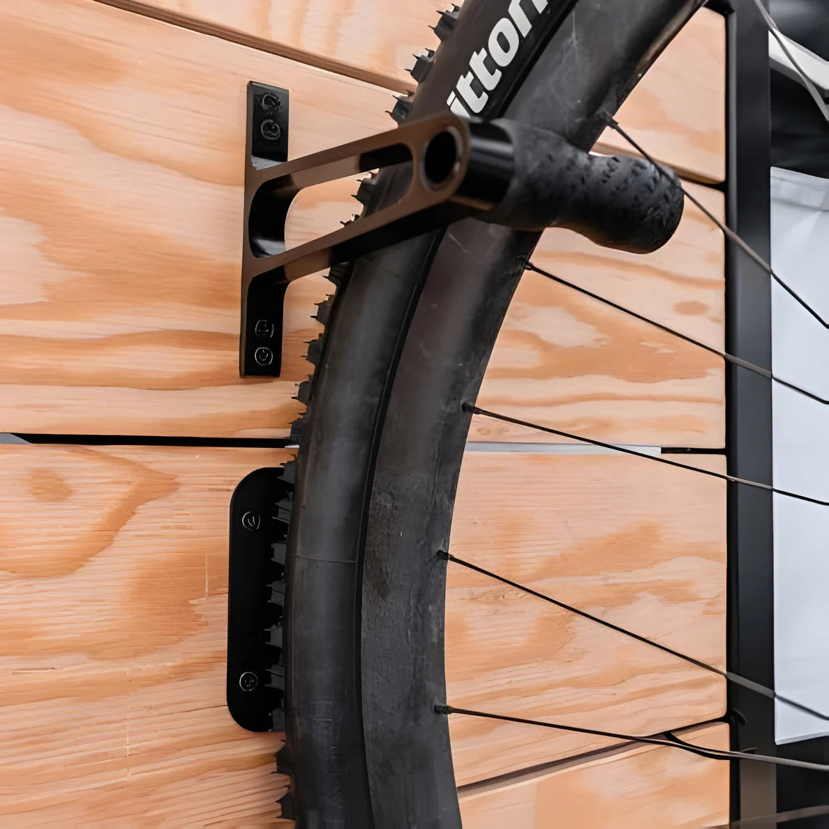 Lezyne CNC Alloy Wheel Hook-Black