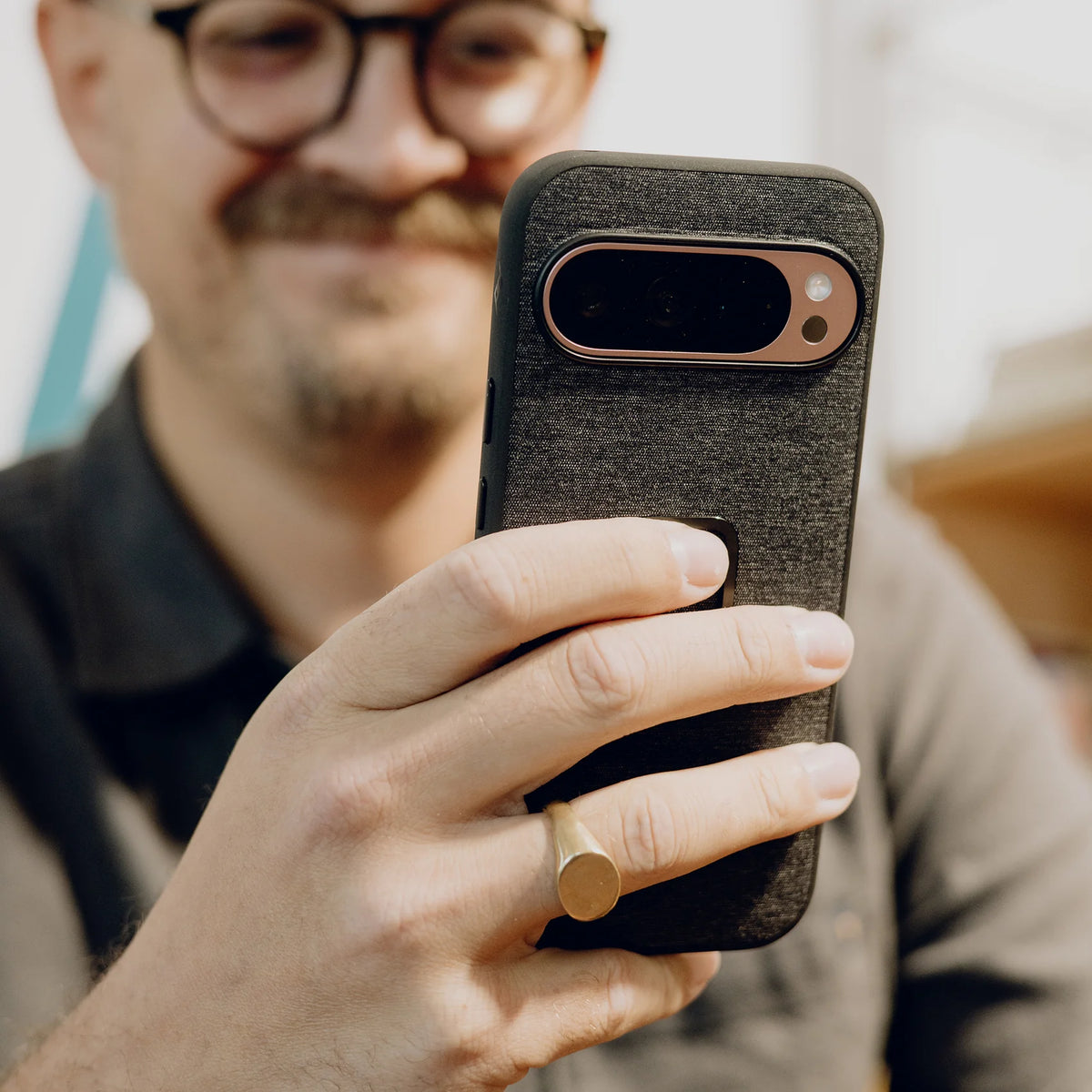 Peak Design Mobile // Everyday Fabric Case // Pixel 10 Pro XL // Charcoal