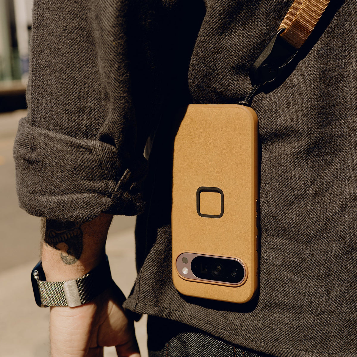 Peak Design Mobile // Everyday Clarino Case // Pixel 10 Pro XL // Tan