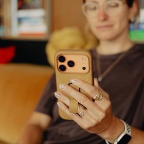 Peak Design Mobile // Everyday Loop Case // iPhone 17 Pro Max // Tan