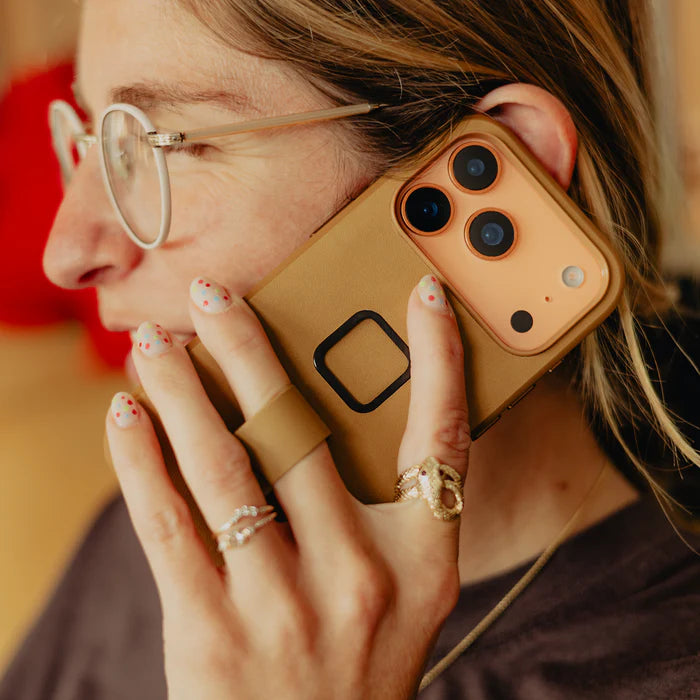 Peak Design Mobile // Everyday Loop Case // iPhone 17 Pro // Tan