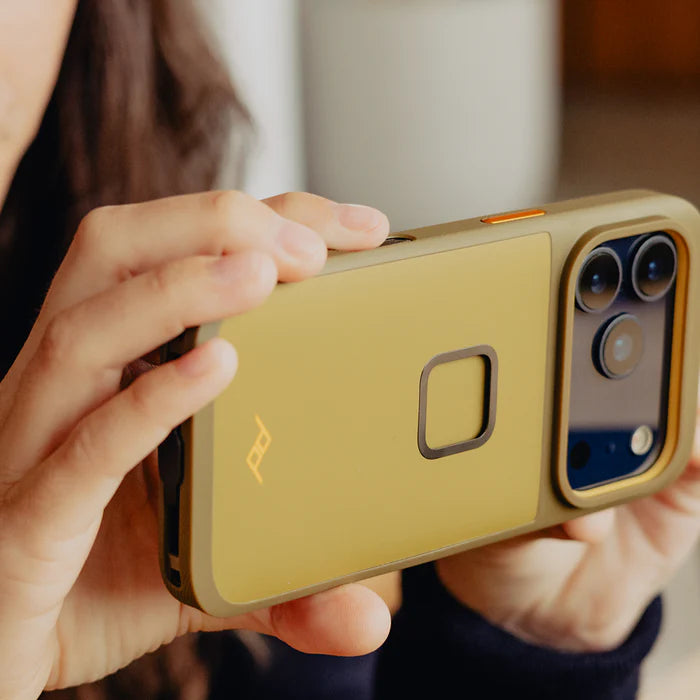 Peak Design Mobile // GNAR Case // iPhone 17 Pro // Kelp